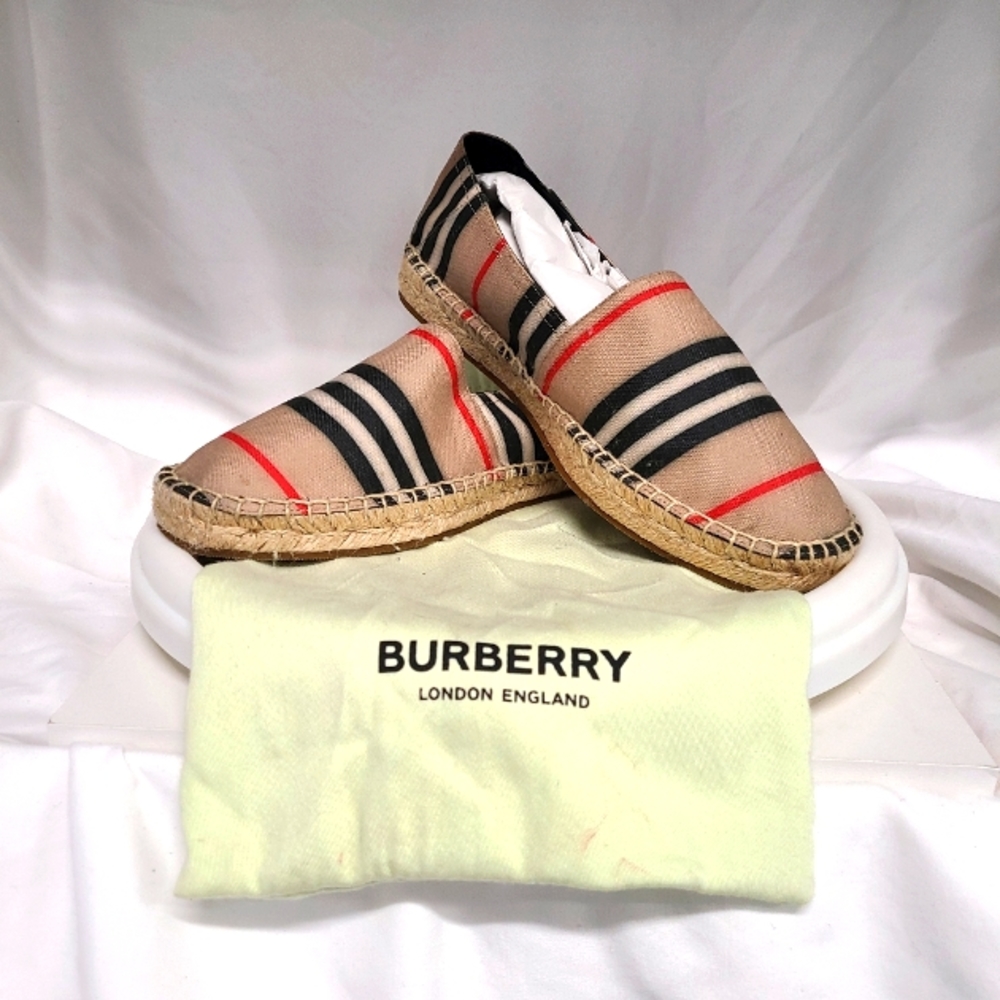 NWT Burberry Espadrilles Size 9.5